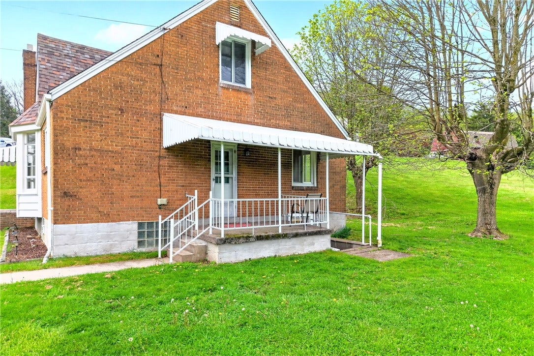 692 Simpson Howell Road, Elizabeth, PA 15037