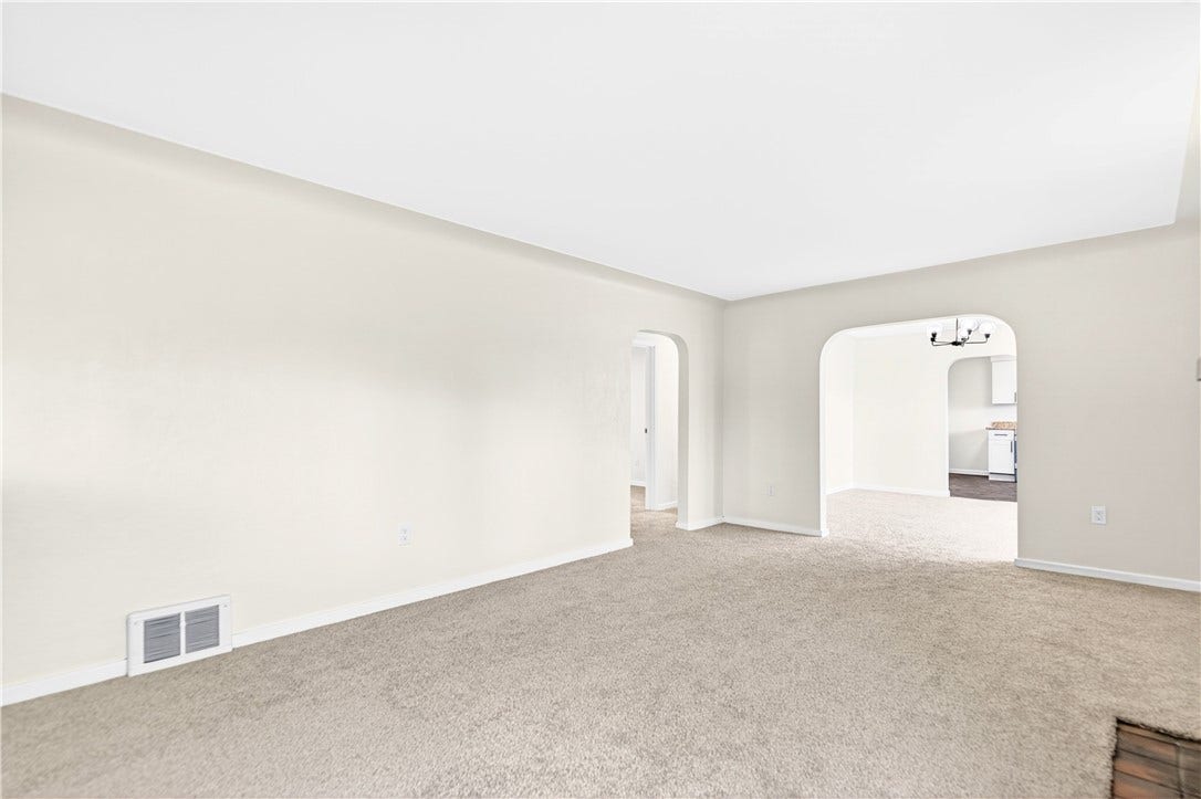 692 Simpson Howell Road, Elizabeth, PA 15037