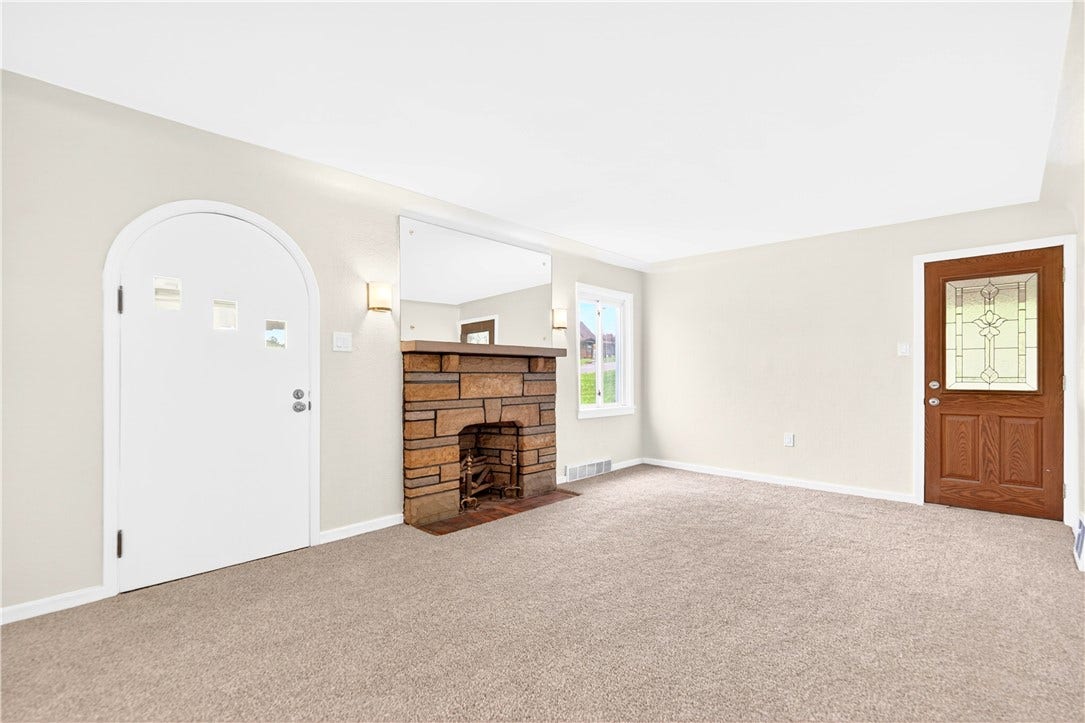 692 Simpson Howell Road, Elizabeth, PA 15037