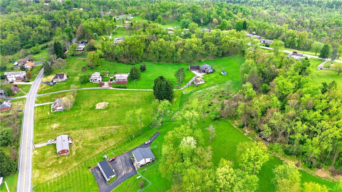 692 Simpson Howell Road, Elizabeth, PA 15037
