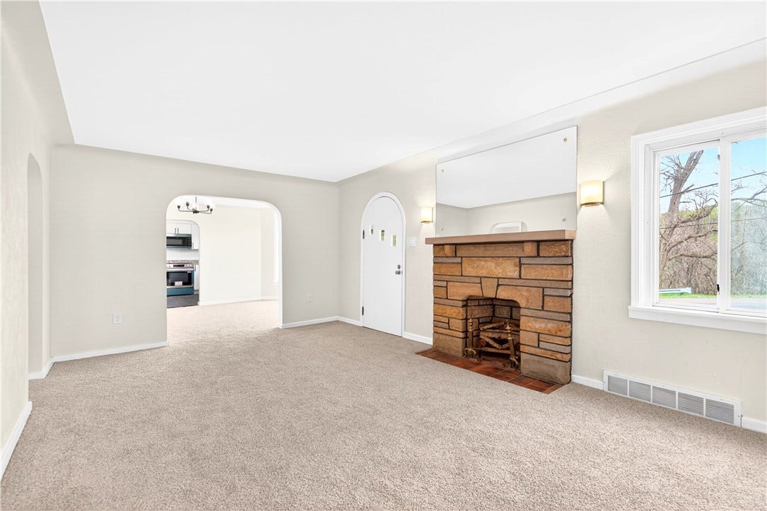 692 Simpson Howell Road, Elizabeth, PA 15037