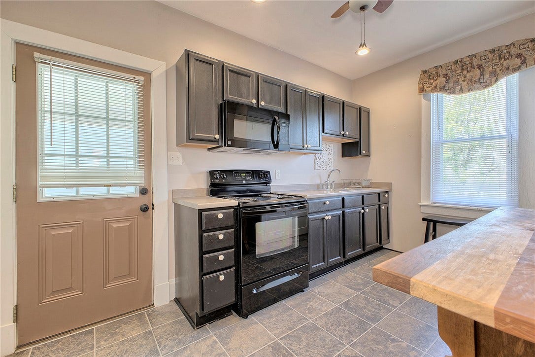 250 Southwest, Greensburg, PA 15601