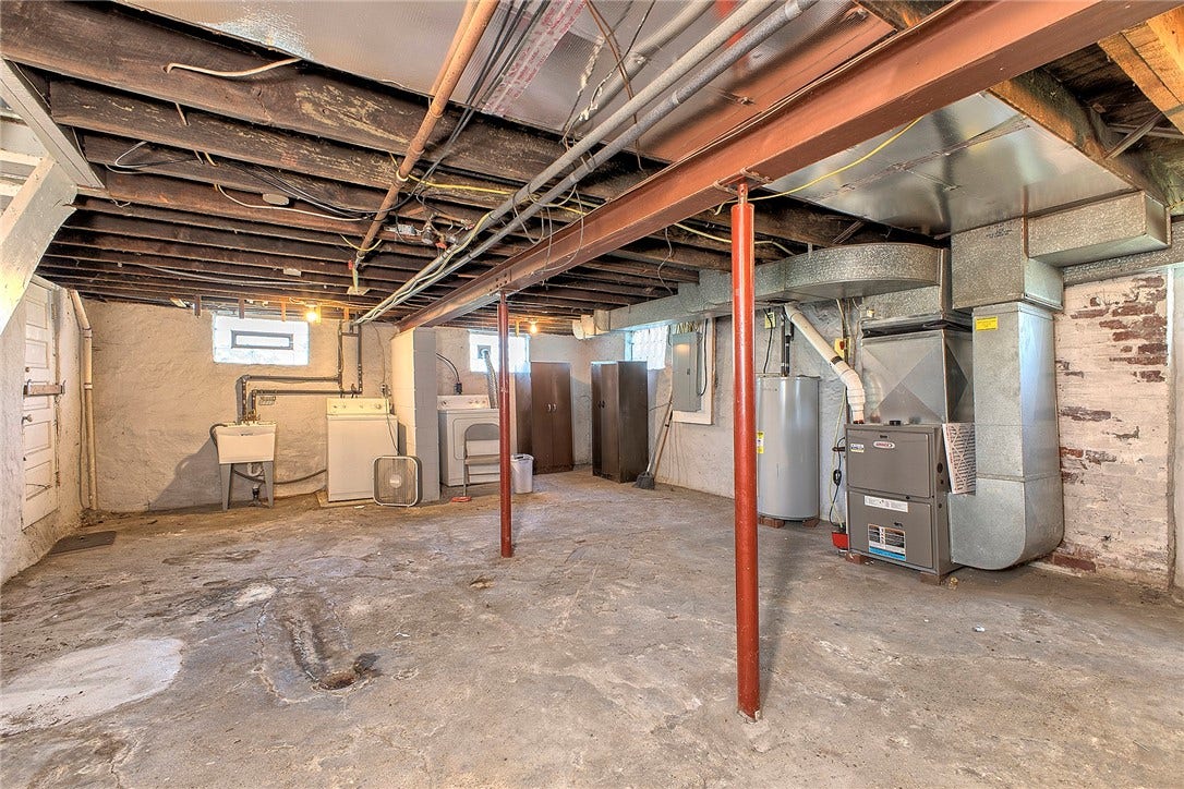 250 Southwest, Greensburg, PA 15601