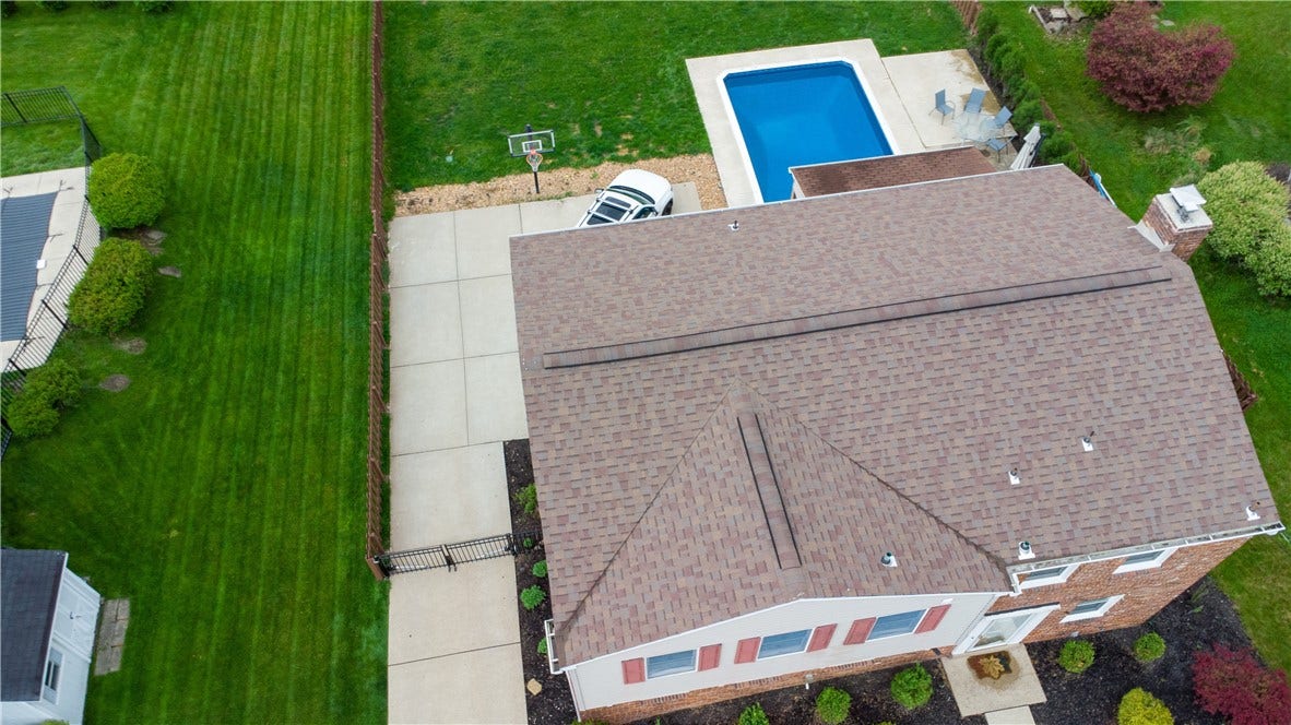 1388 Falla Dr, Bethel Park, PA 15102