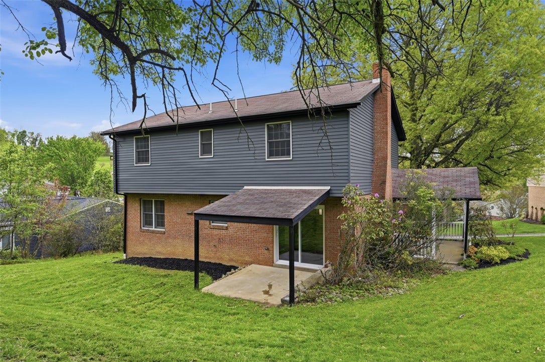 201 N Hazelwood Dr, Washington, PA 15301