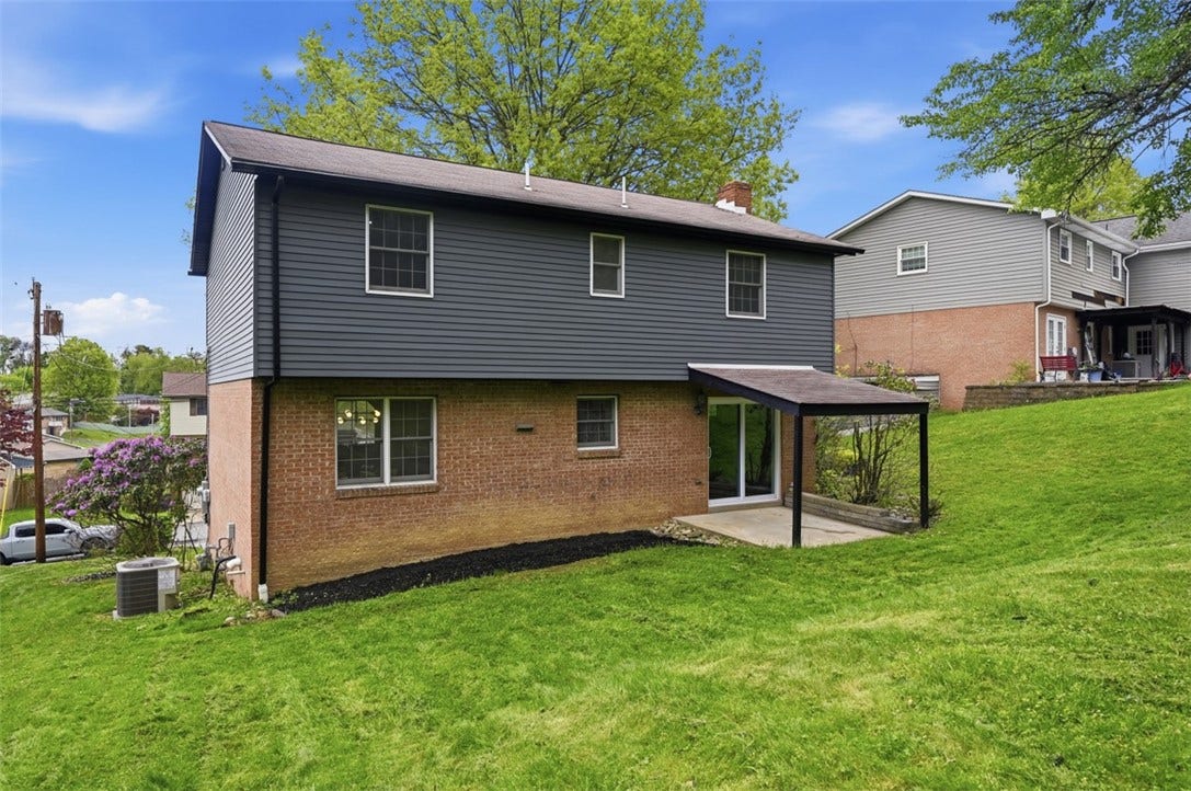 201 N Hazelwood Dr, Washington, PA 15301