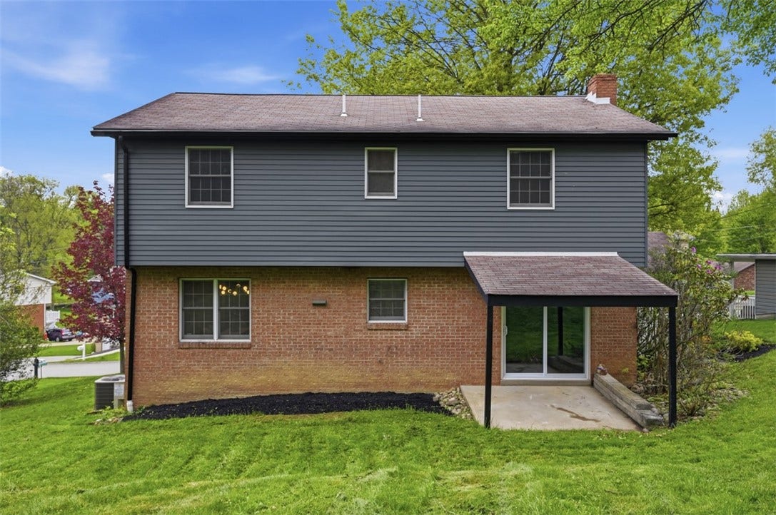 201 N Hazelwood Dr, Washington, PA 15301