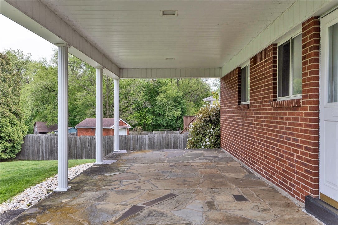 217 Eleanor Drive, Latrobe, PA 15650