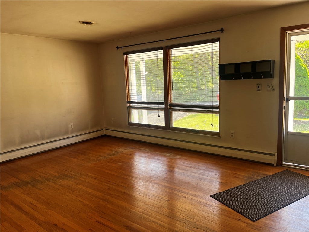 560 Sells Ln, Greensburg, PA 15601