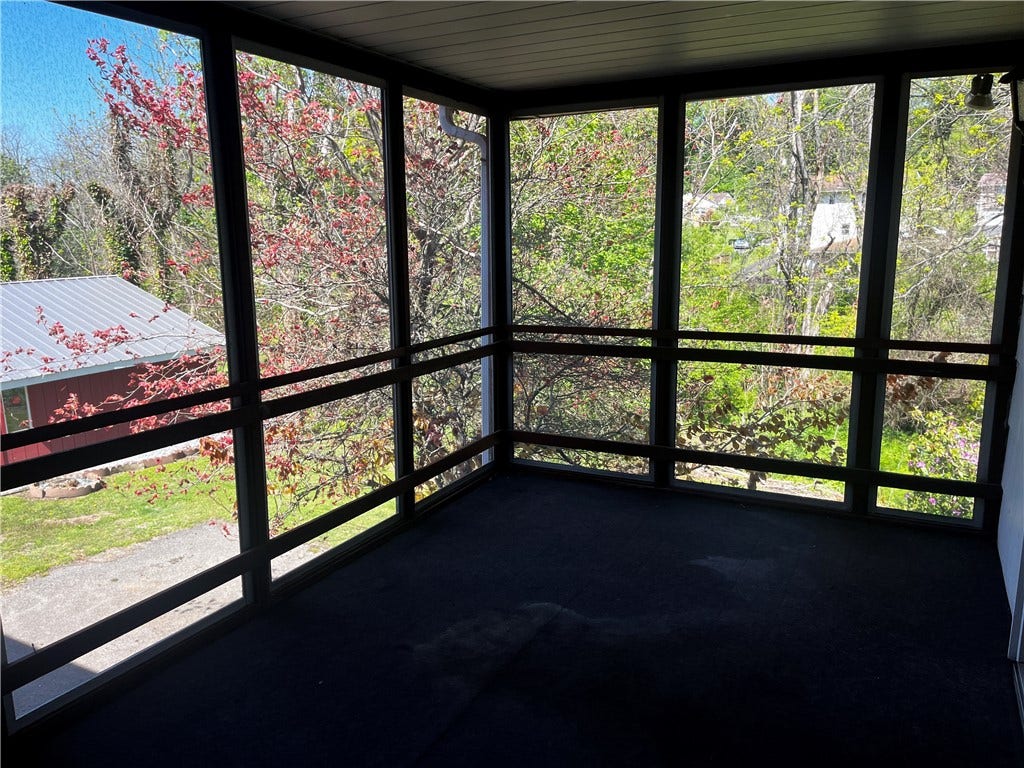 14X8 Screened Deck