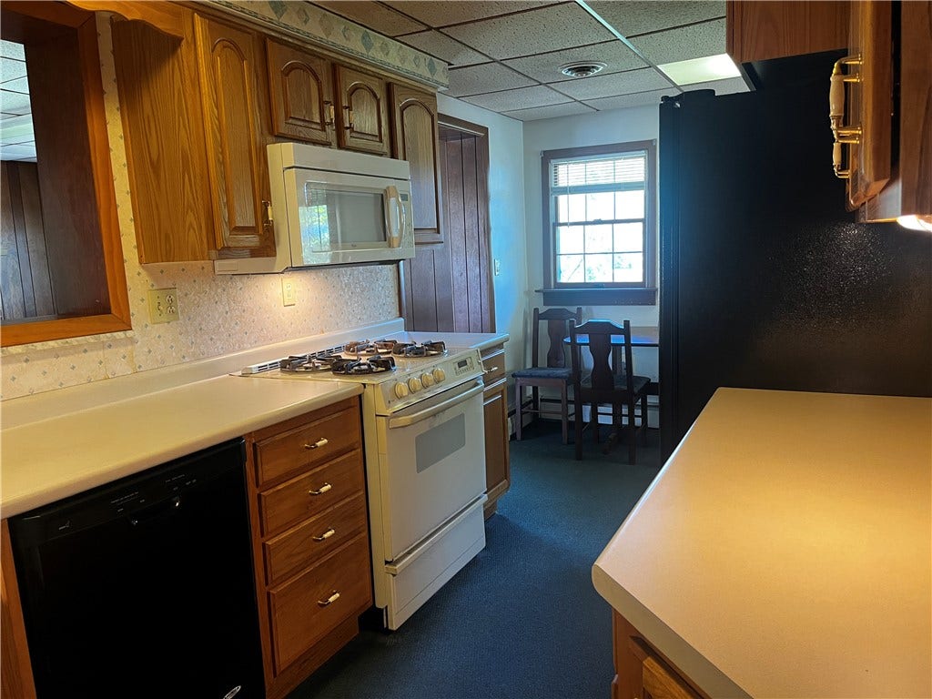 560 Sells Ln, Greensburg, PA 15601