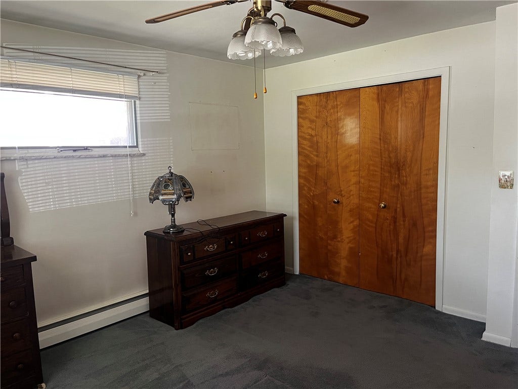 560 Sells Ln, Greensburg, PA 15601