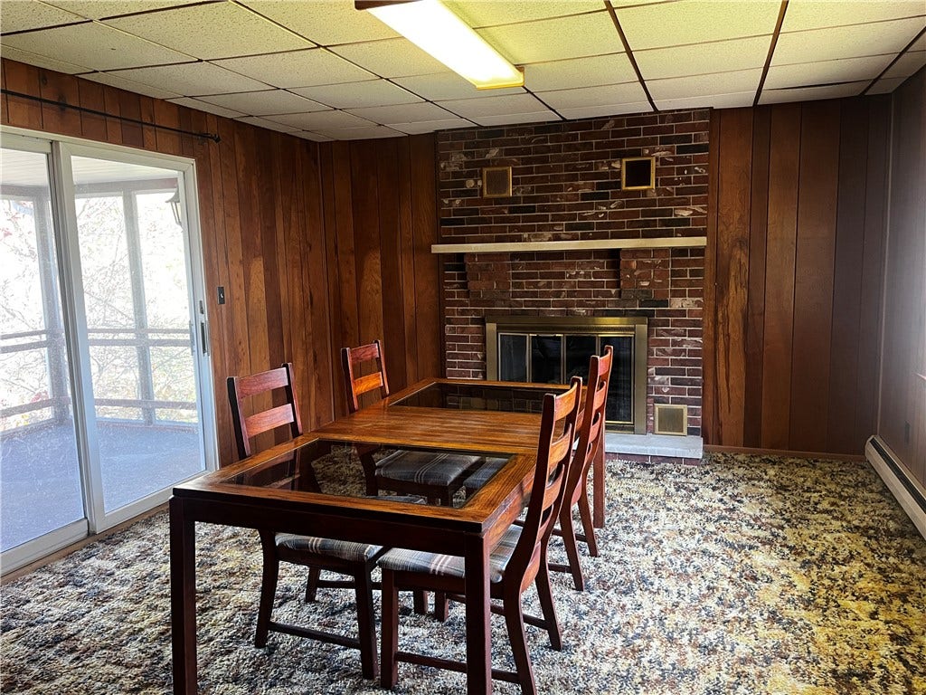 560 Sells Ln, Greensburg, PA 15601