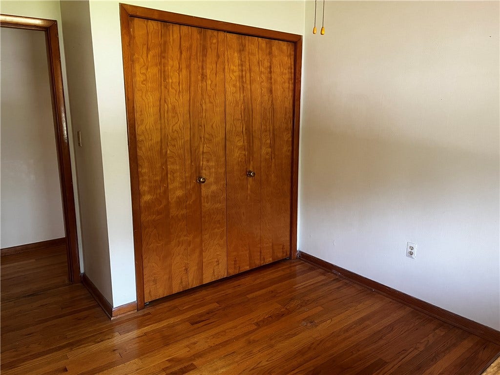 560 Sells Ln, Greensburg, PA 15601