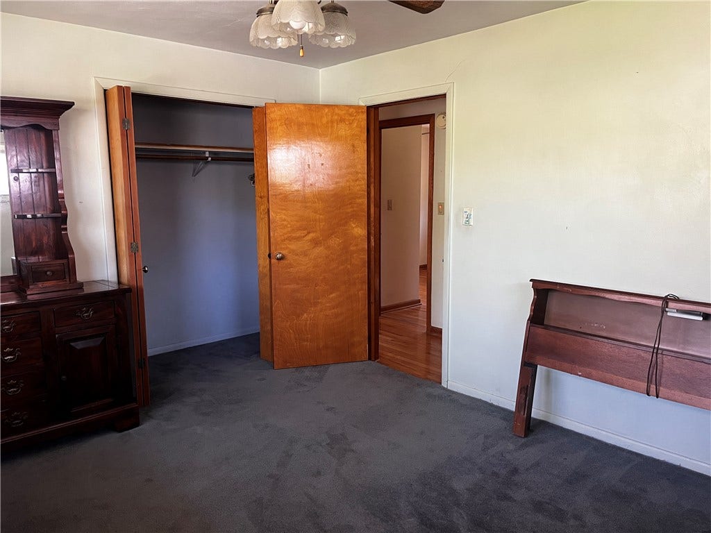 560 Sells Ln, Greensburg, PA 15601