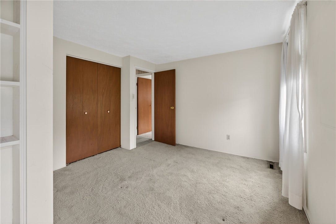 142 Thunderwood Dr, Bethel Park, PA 15102