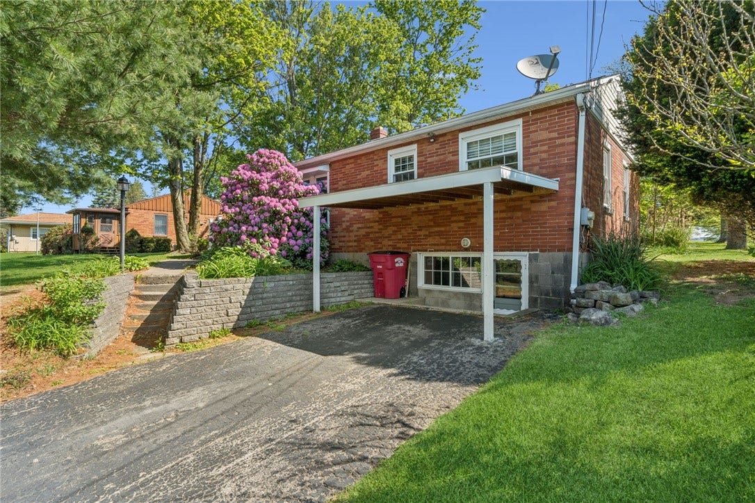 1742 Theatre Street, Latrobe, PA 15650