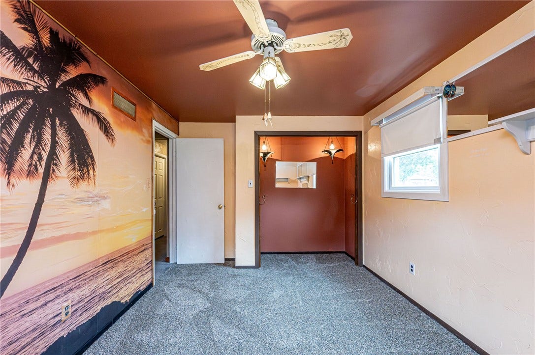 621 Sandy Hill Rd, Irwin, PA 15642