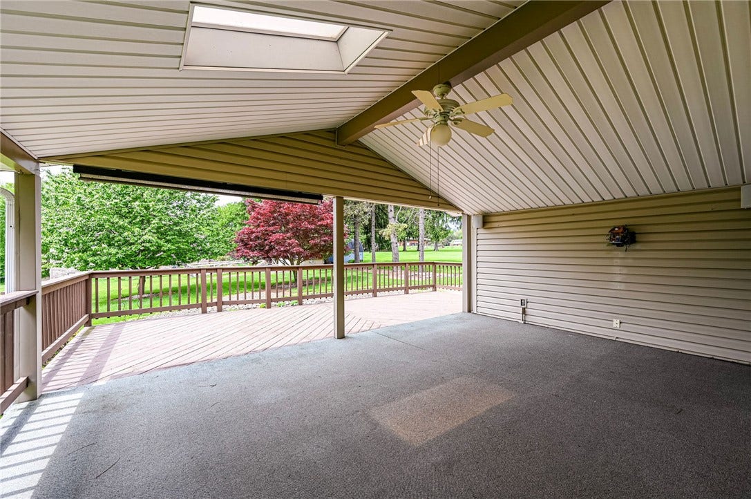 621 Sandy Hill Rd, Irwin, PA 15642