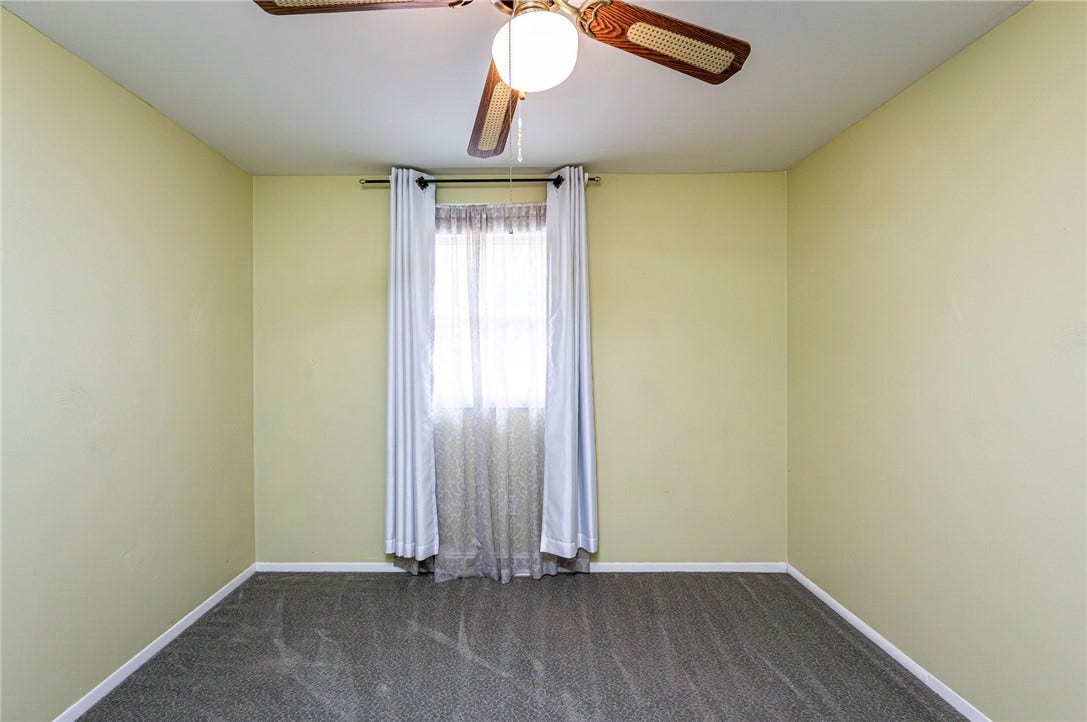 621 Sandy Hill Rd, Irwin, PA 15642