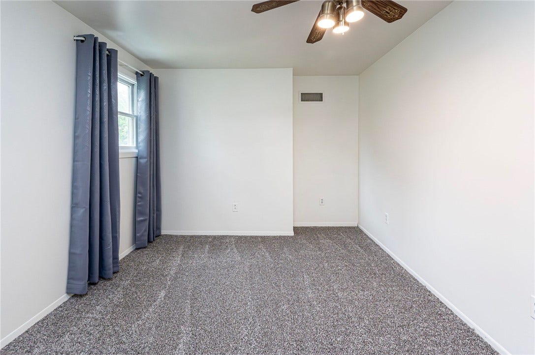 621 Sandy Hill Rd, Irwin, PA 15642