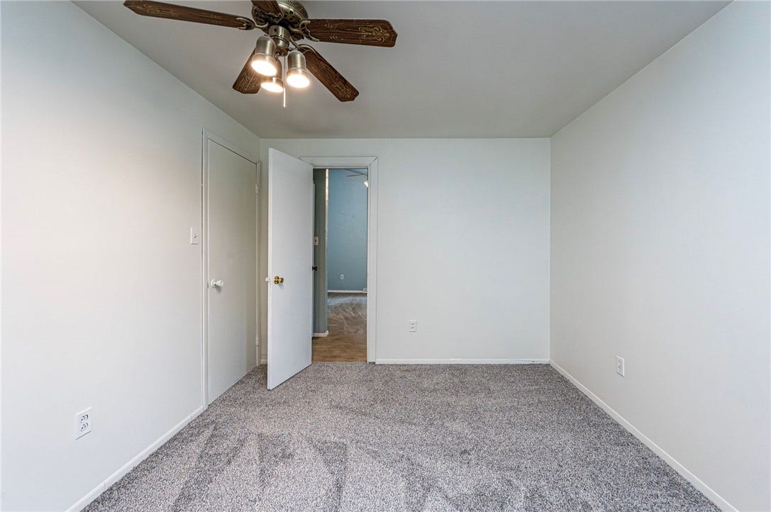 621 Sandy Hill Rd, Irwin, PA 15642