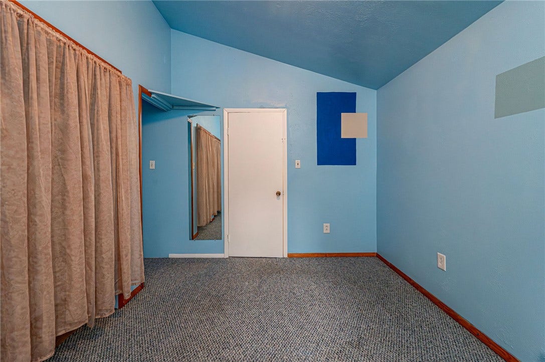 621 Sandy Hill Rd, Irwin, PA 15642