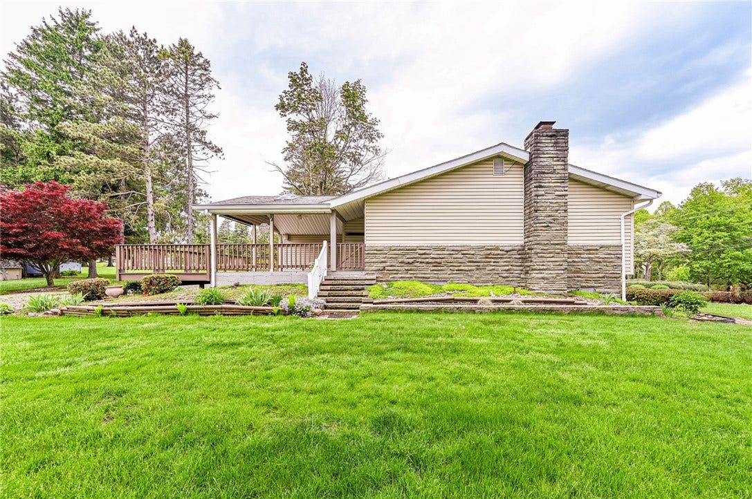 621 Sandy Hill Rd, Irwin, PA 15642
