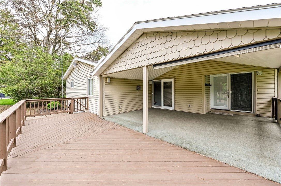 621 Sandy Hill Rd, Irwin, PA 15642