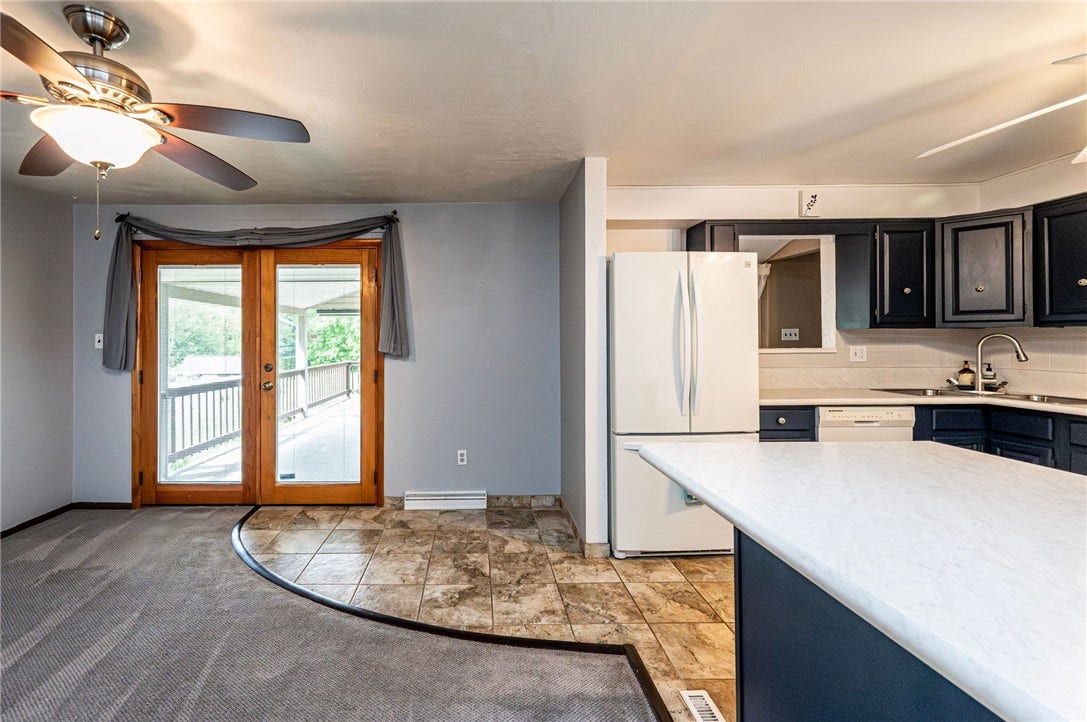 621 Sandy Hill Rd, Irwin, PA 15642