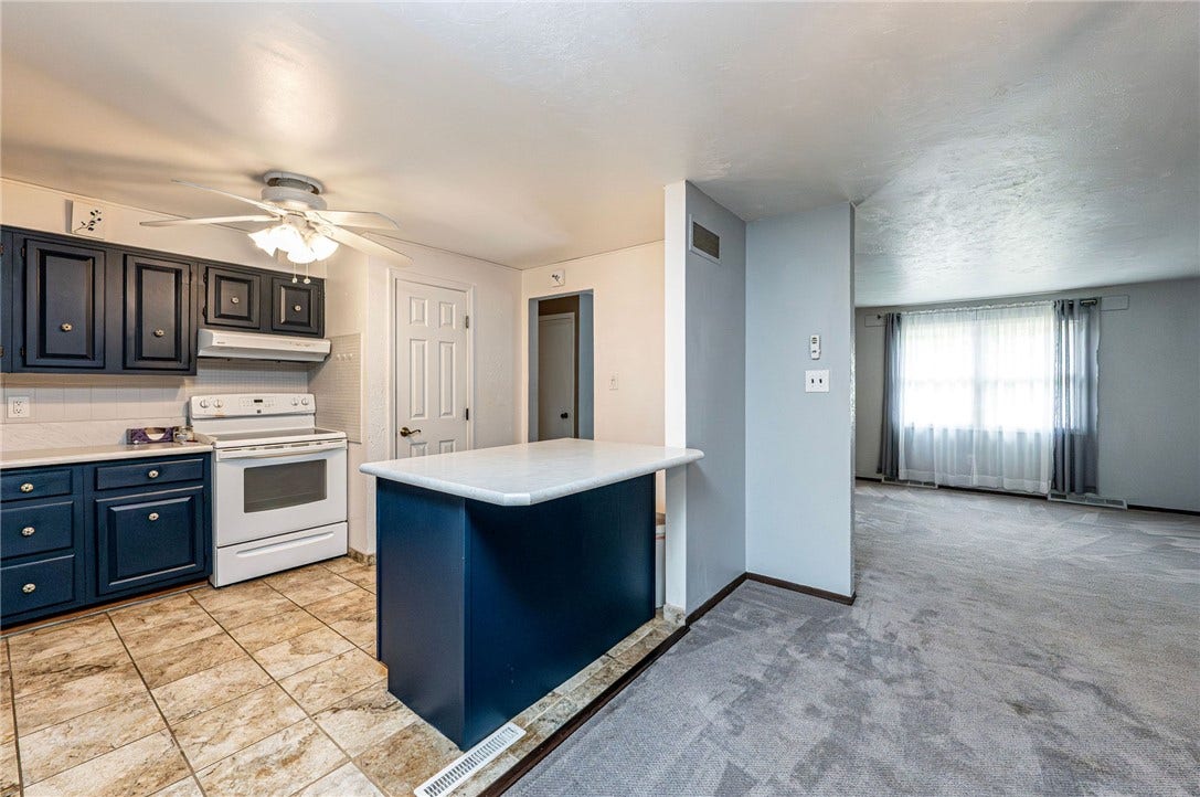 621 Sandy Hill Rd, Irwin, PA 15642