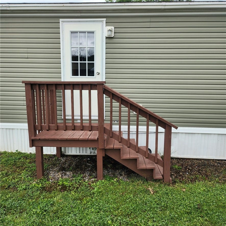 203 Cardinal Dr, Jeannette, PA 15644