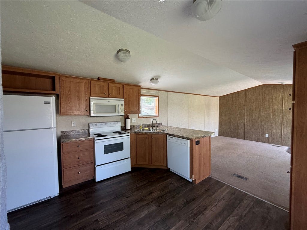 203 Cardinal Dr, Jeannette, PA 15644