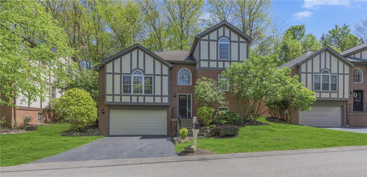 404 Rockledge Drive at "The Ridge"