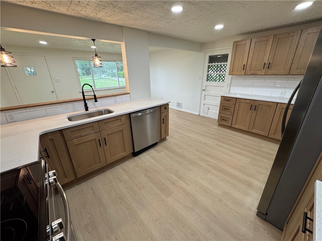 126 Holly Place, Mount Pleasant, PA 15666