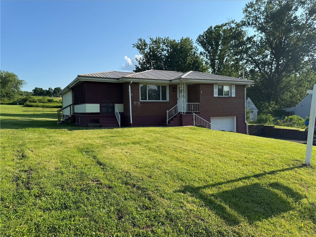 126 Holly Place, Mount Pleasant, PA 15666