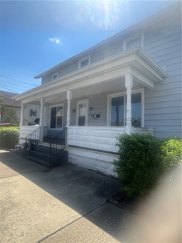 309 Spruce St, Mount Pleasant, PA 15666