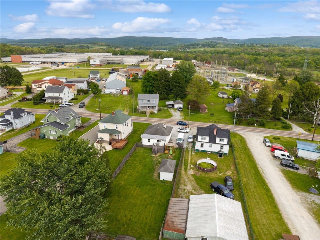 1537 Mount Pleasant Connell Road, Mount Pleasant, PA 15666