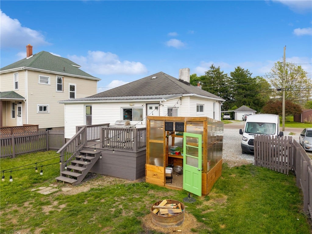 1537 Mount Pleasant Connell Road, Mount Pleasant, PA 15666