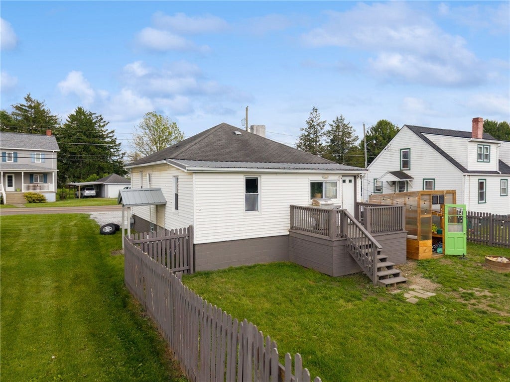 1537 Mount Pleasant Connell Road, Mount Pleasant, PA 15666