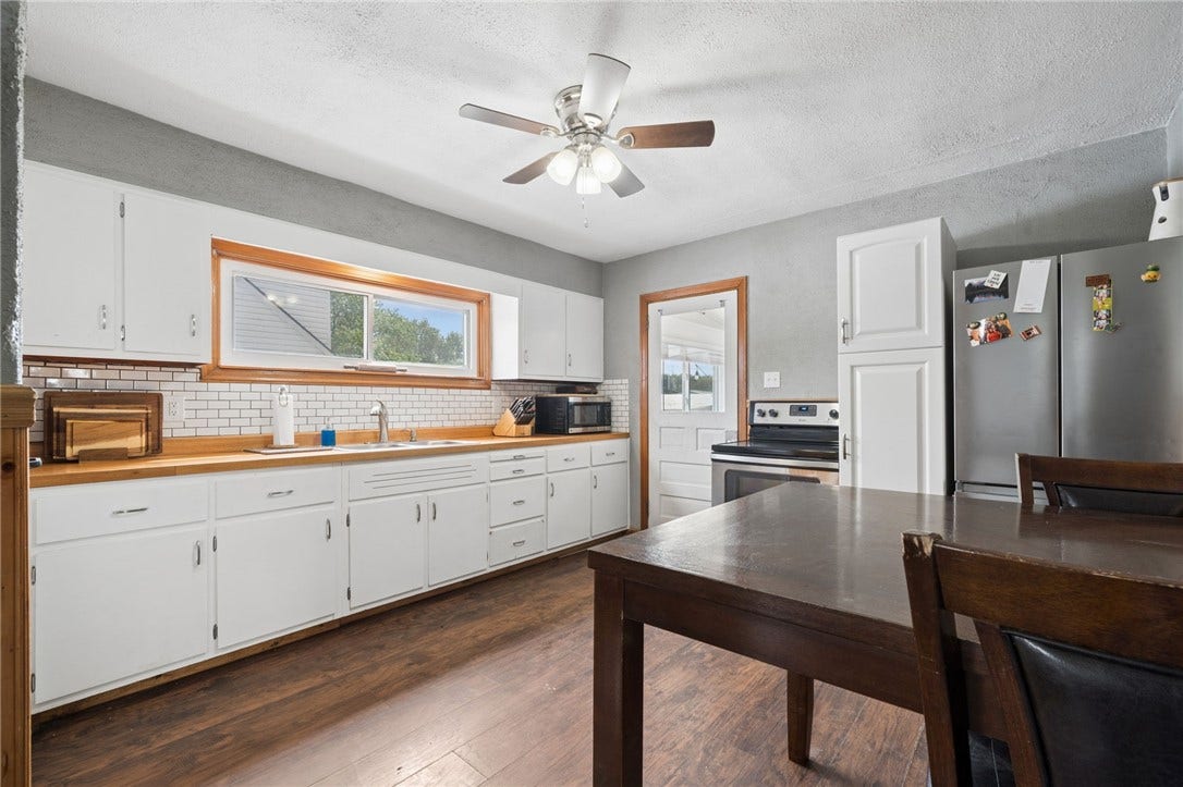 1537 Mount Pleasant Connell Road, Mount Pleasant, PA 15666
