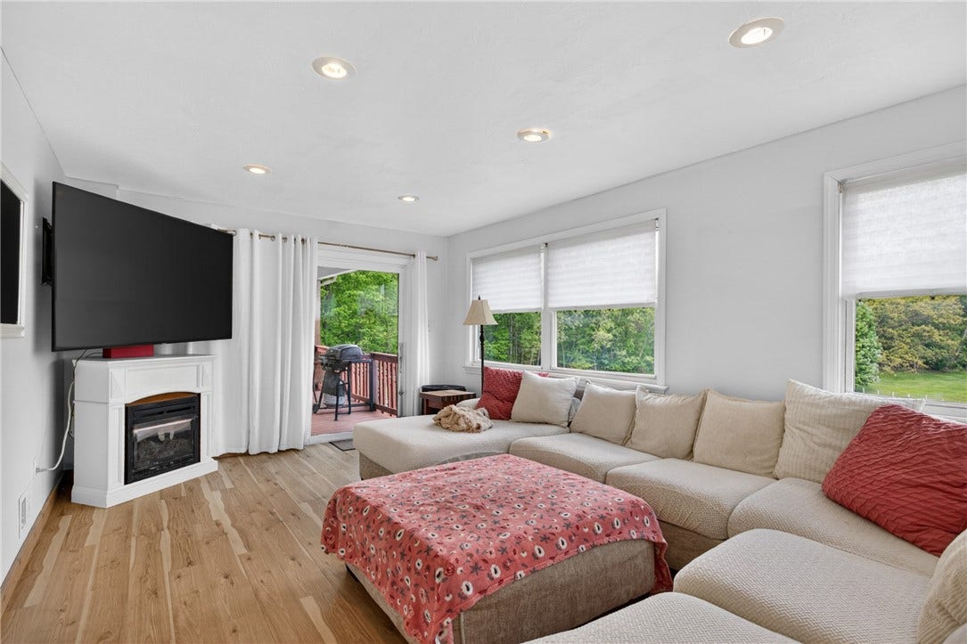 6424 Churchill Rd, Bethel Park, PA 15102