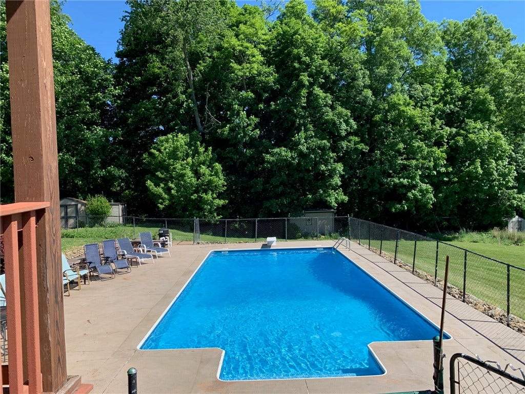 6424 Churchill Rd, Bethel Park, PA 15102
