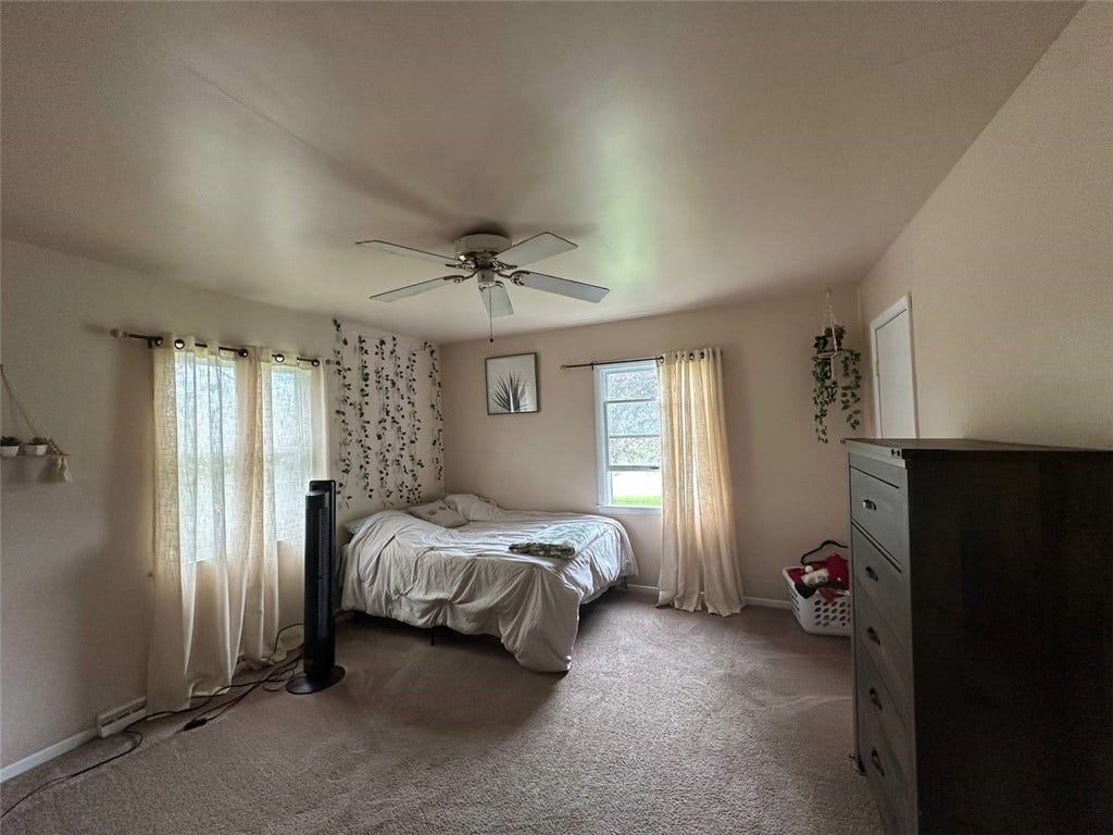 904 Sandalwood Dr, Greensburg, PA 15601