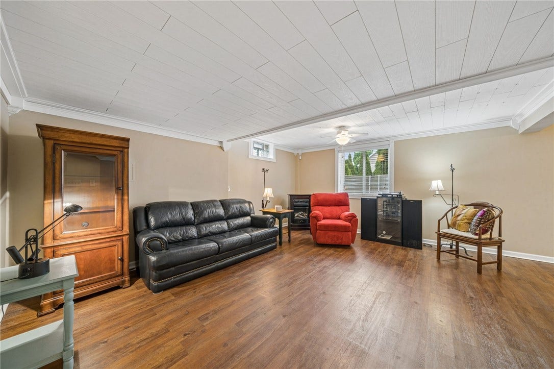 1803 Barneby Ct, Irwin, PA 15642