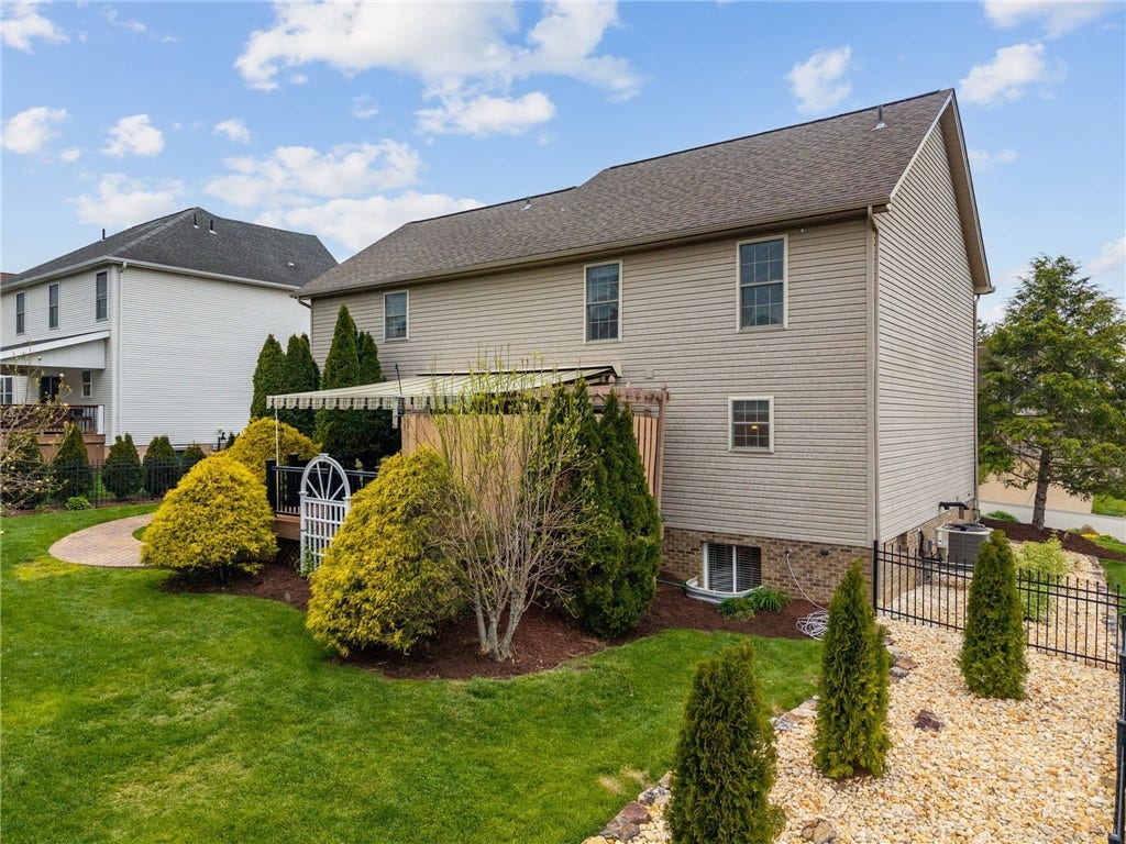 1803 Barneby Ct, Irwin, PA 15642
