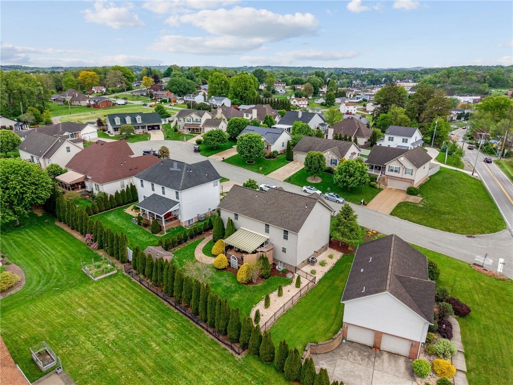 1803 Barneby Ct, Irwin, PA 15642