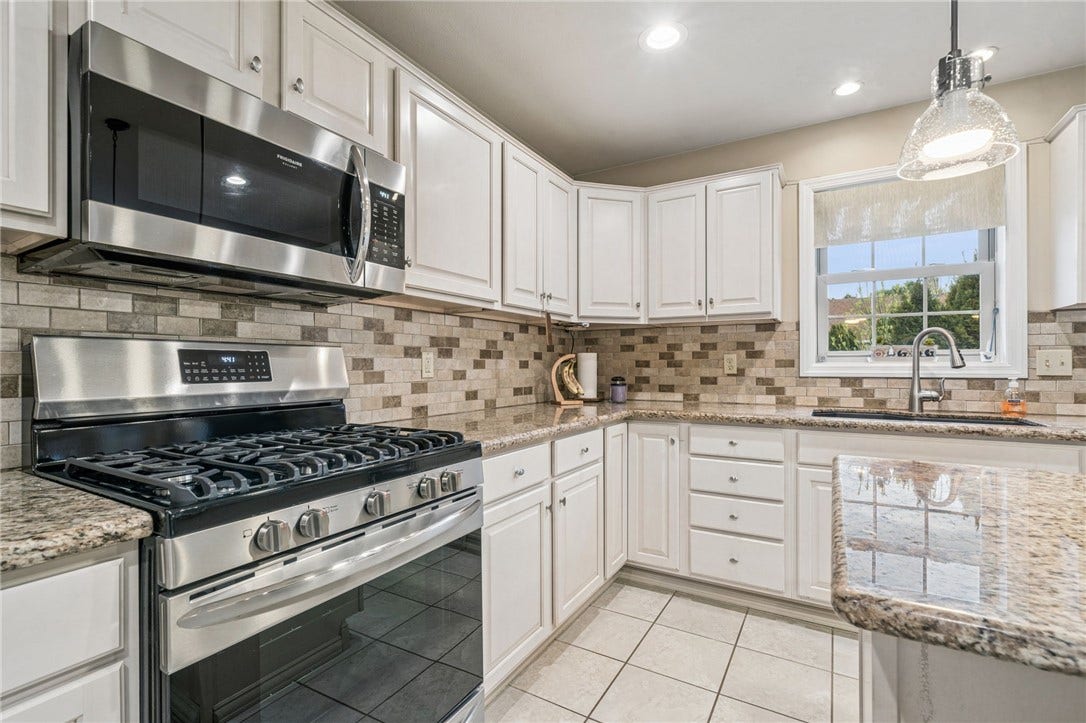 1803 Barneby Ct, Irwin, PA 15642