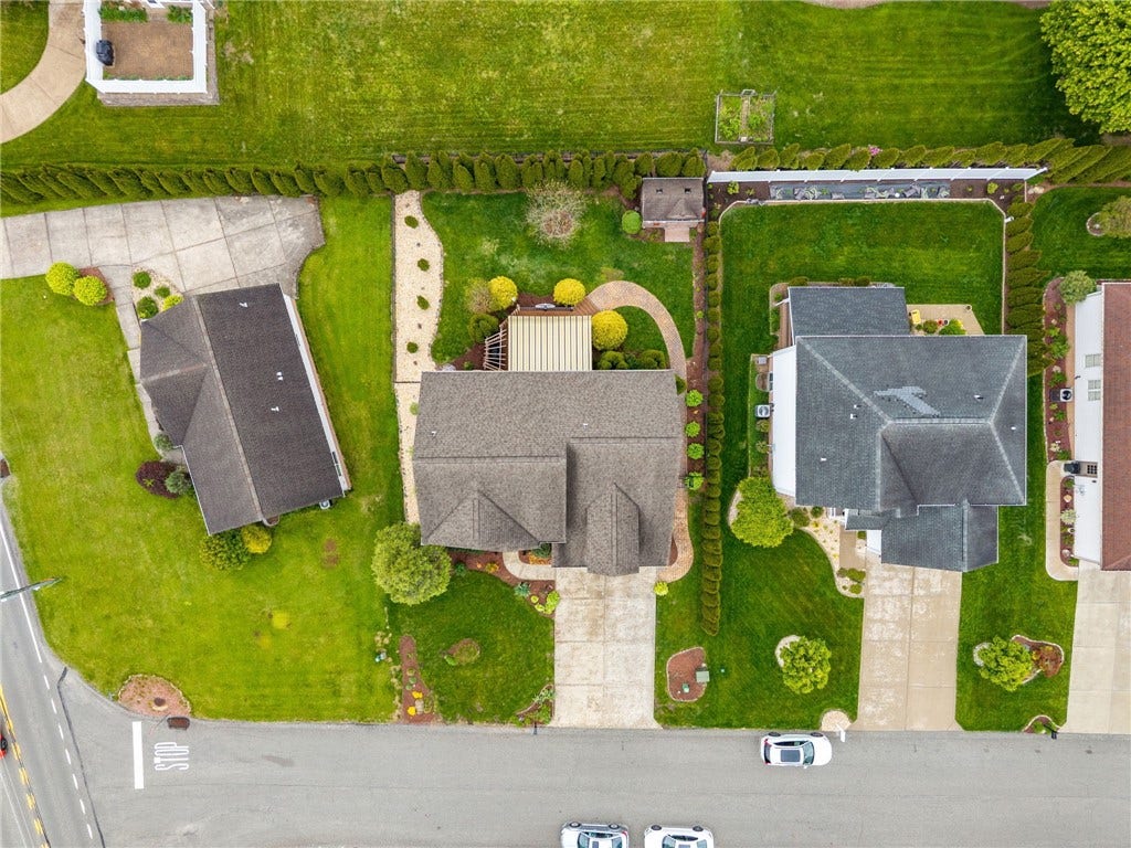 1803 Barneby Ct, Irwin, PA 15642