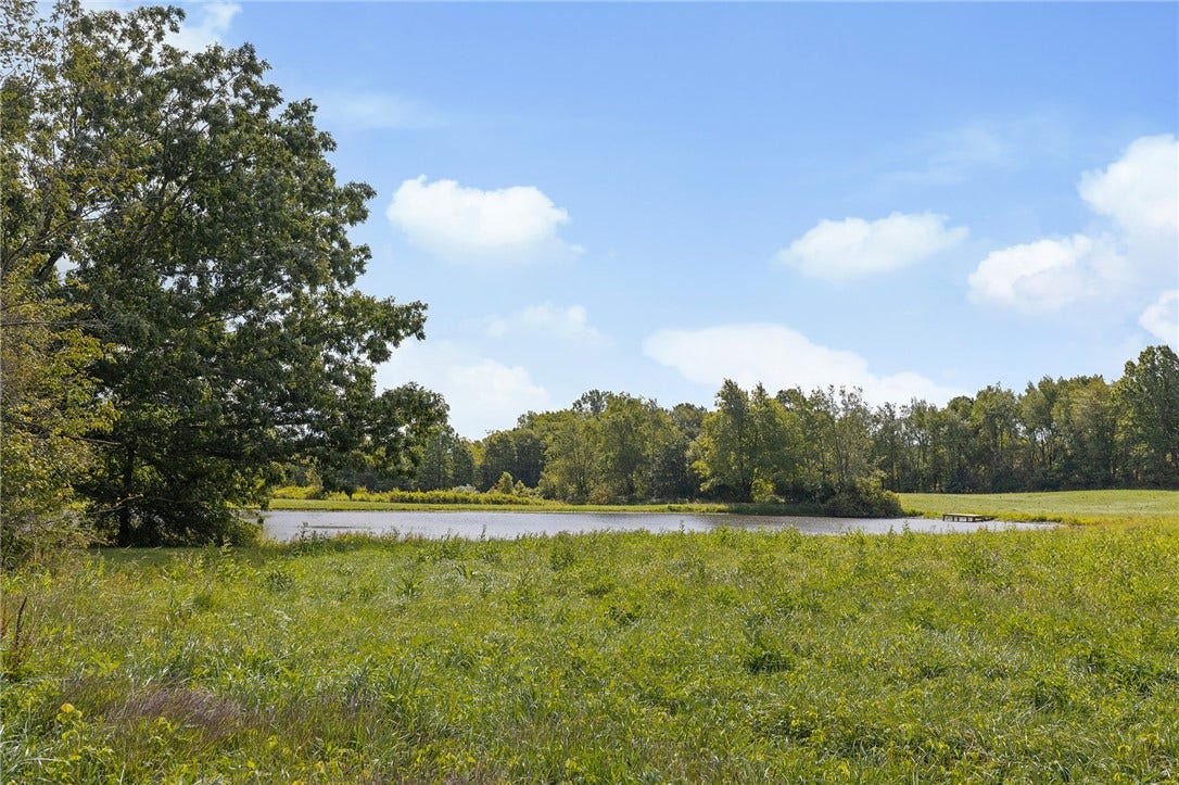 206 Lee Road, Grove City, PA 16127